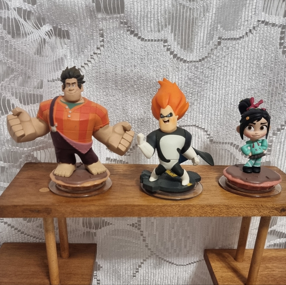 Disney Infinity 1.0 Action Figure Set Of 3  Wreck It Ralph Plus Bonus Power Disc